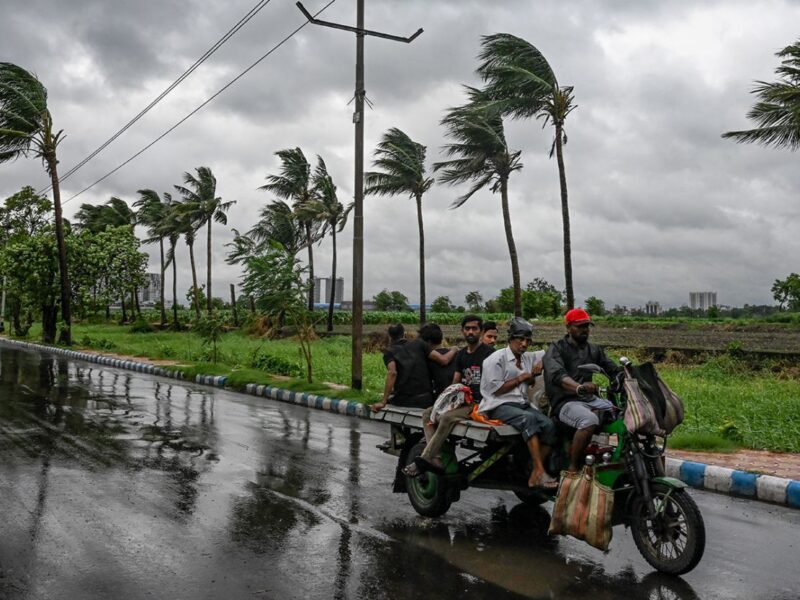 Cyclone Rain Coming Imd Alerted Cyclone And Heavy Rainfall In Delhi, Ncr Including 19 Cities.