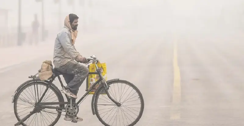 Weather Forecast: Delhi-Ncr Experiences Unseasonable Warmth Amid Clear Skies Before Expected Weekend Rain.
