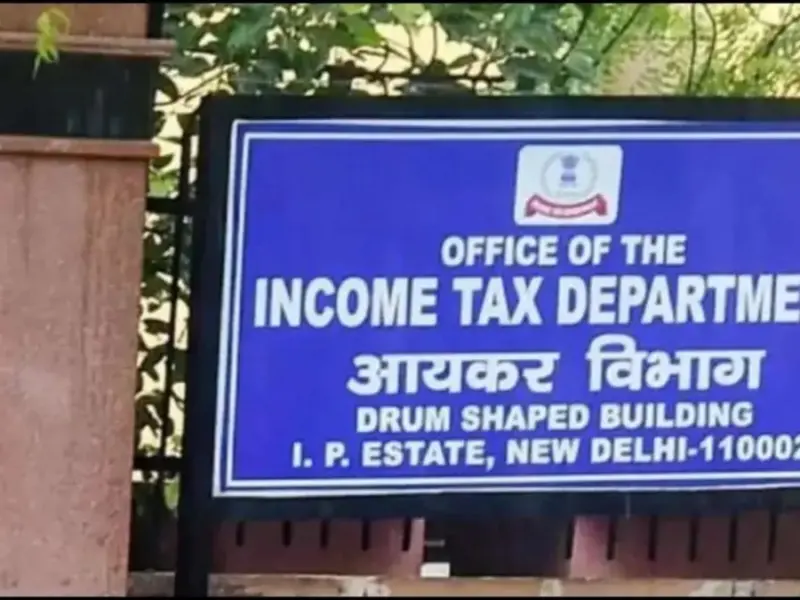 Income Tax 15 Lakhs Salary And Income Tax Filling. Old Regime Is Still Saving More Than New Tax Regime.