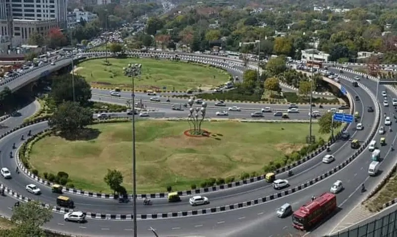 Transport In Noida And Nearby Areas Will Improve Two Elevated Transport In Noida And Nearby Areas Will Improve! Two Elevated Roads Will Be Added, Making It Easier To Access These Places.