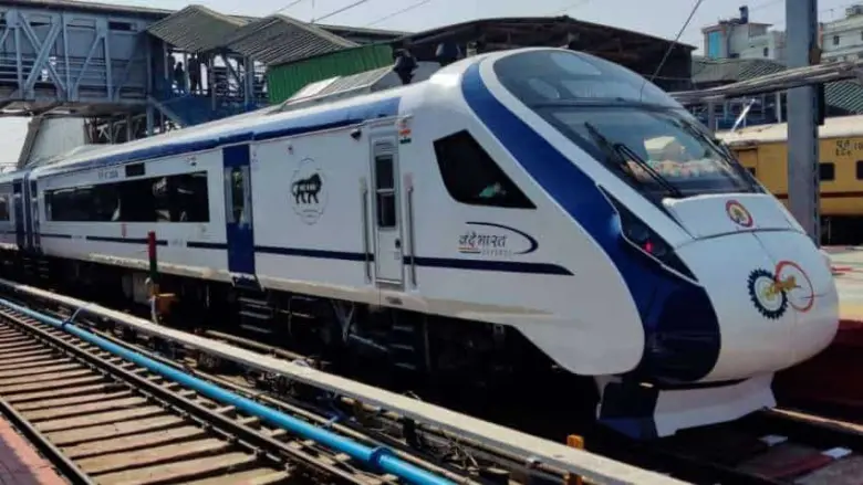 Passenger Uproar Ambalas Cantt Station Chaos Halts Vande Bharat Express Passenger Uproar At Ambala'S Cantt Station Chaos Halts Vande Bharat Express.