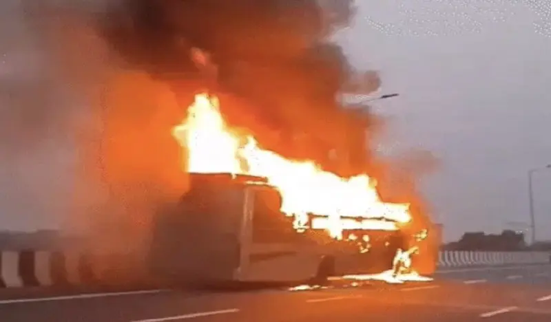 Tragic Bus Fire In Lucknow Claims Five Lives: Passengers Trapped As Emergency Exit Fails, Sparks Panic During Overnight Journey.