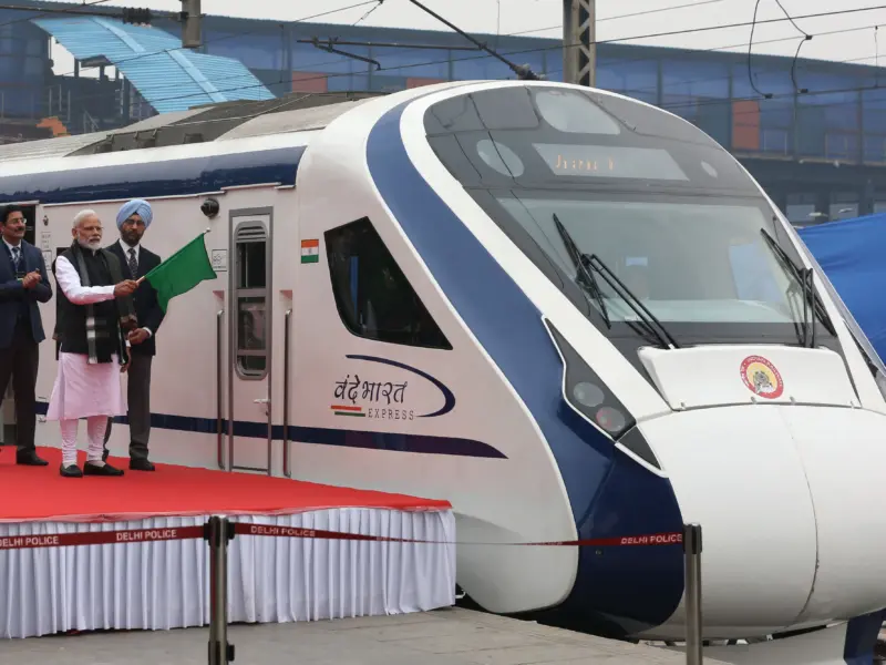 Vande 1350 Km Travel In 10 Hours. New Vande Bharat Express Ready To Connect Up To Mumbai.