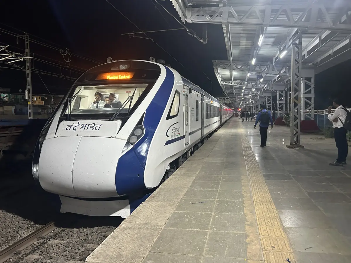 Vande Bharat Express Patna Got New Vande Bharat Train. Super Speed Travel To Dhanbad Now.