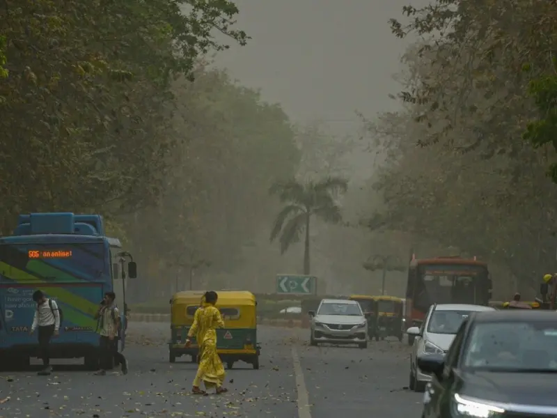Delhi Storm Imd Alerted For Heavy Rain. Storm And Bad Weather Caused 2 Dozen Deaths.