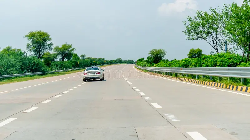 Diversion Delhi Agra Highway Service Road Closed Until 15 June From Mahindra Showroom To Ymca Chowk.