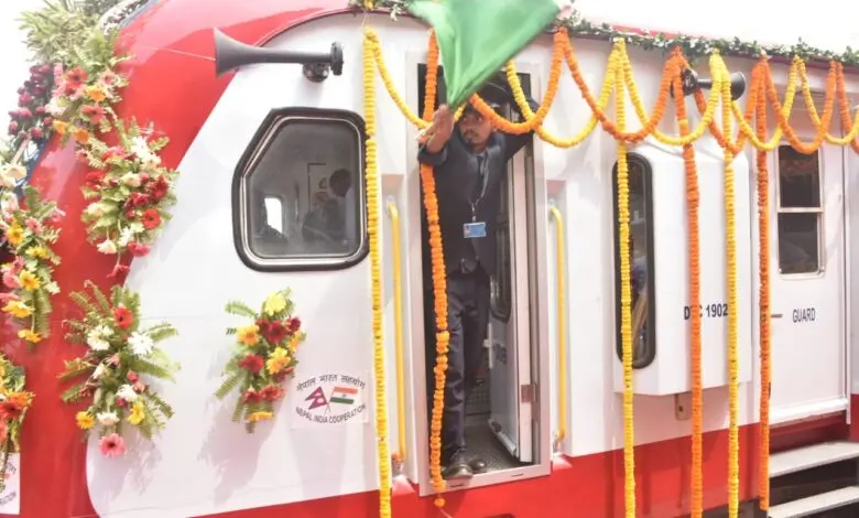 New Train Delhi To Kolkata New Special Train Announced. Full Route And Stopage On Train Number 04091 Is Here.