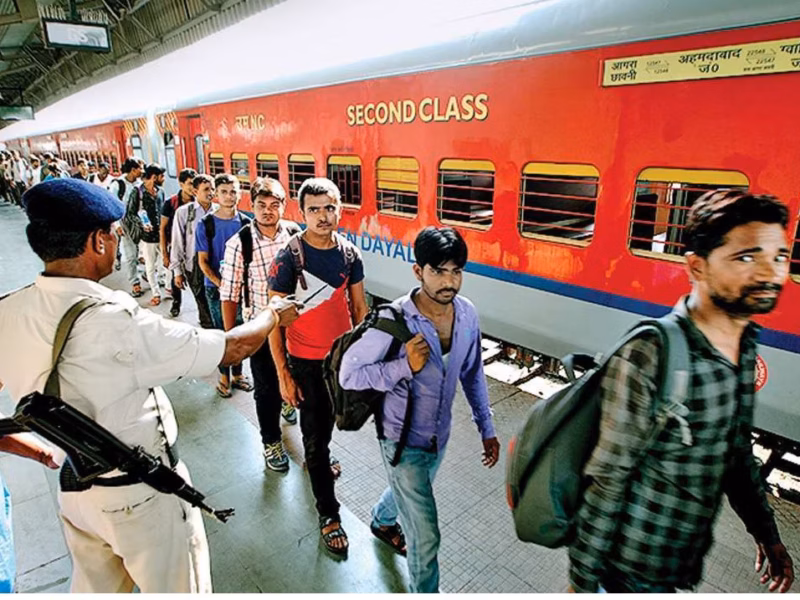 India Boarding Limit New Railway Rule Indian Railways To Enforce Baggage Weight Limits Across Passenger Classes. Check Before Boarding Now.