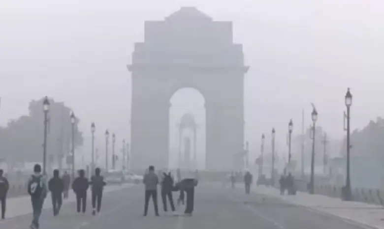 Severe Cold Wave Hits North India; Delhi Sees Temperature Drop To 10°C As Heavy Rain Alert Issued For Southern States