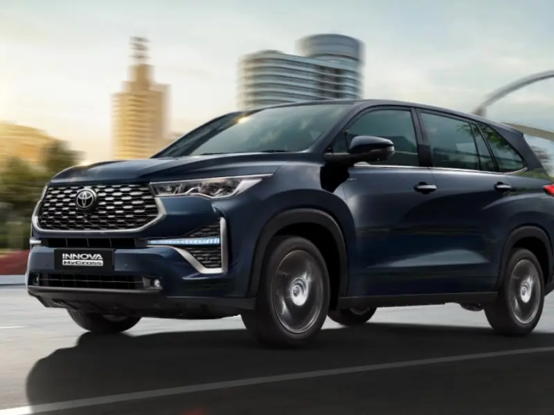Toyota Innova Hycross Smart And Future Ready Mpv For Large Families Toyota Innova Hycross: Smart And Future-Ready Mpv For Large Families